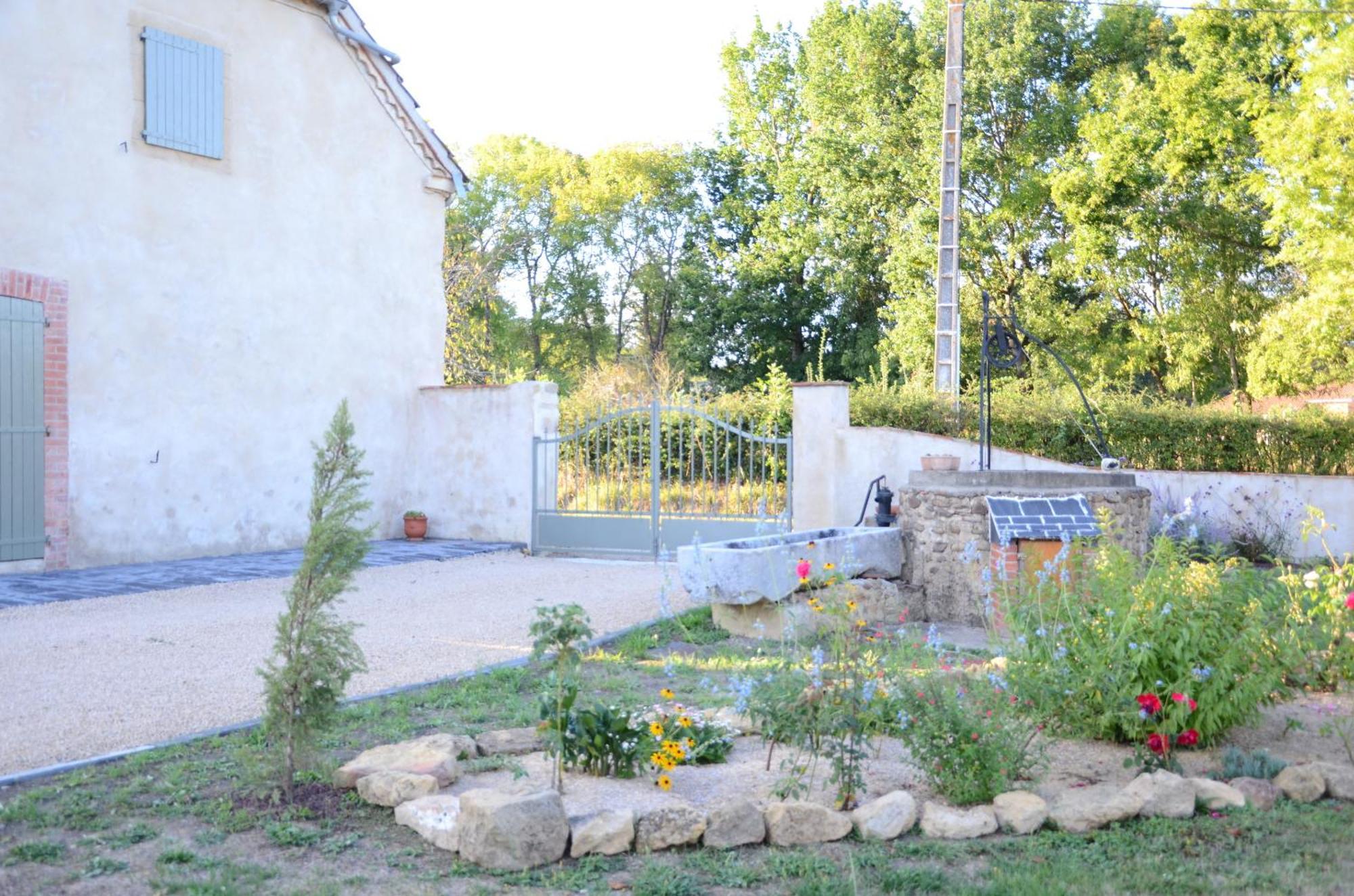 Ecogite Rural La Cle Des Champs Peyrelongue-Abos Camera foto